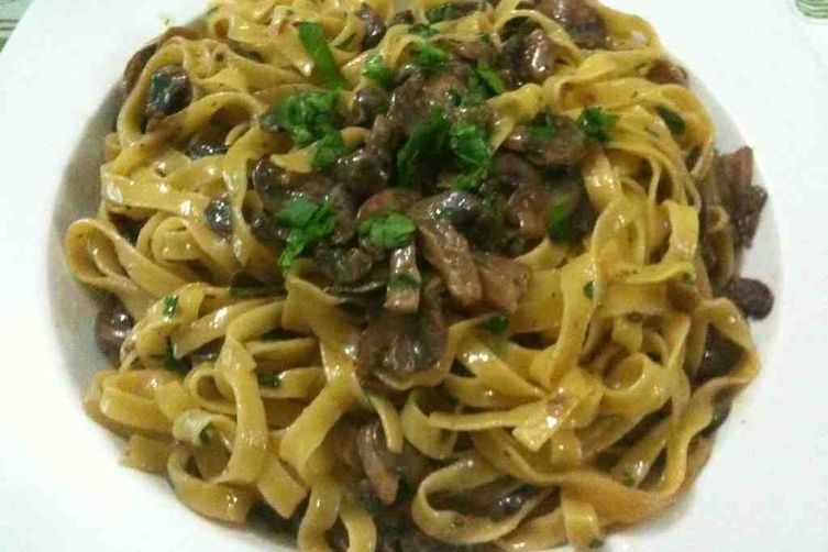 Tagliatelle con funghi with mushrooms
