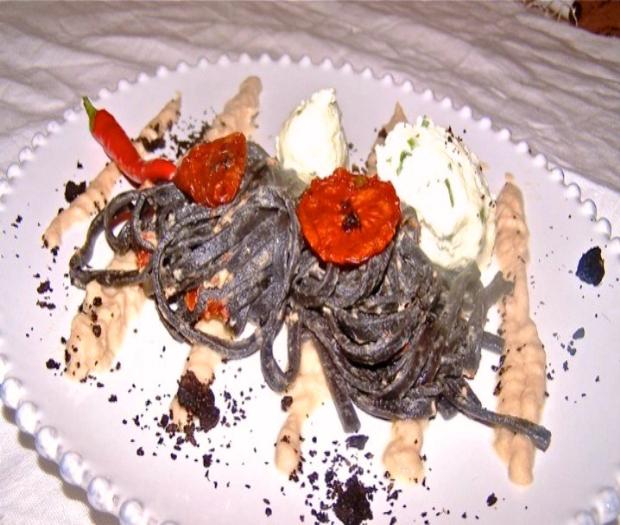Tagliatelle Nere with tuna and mozzarella buffalo