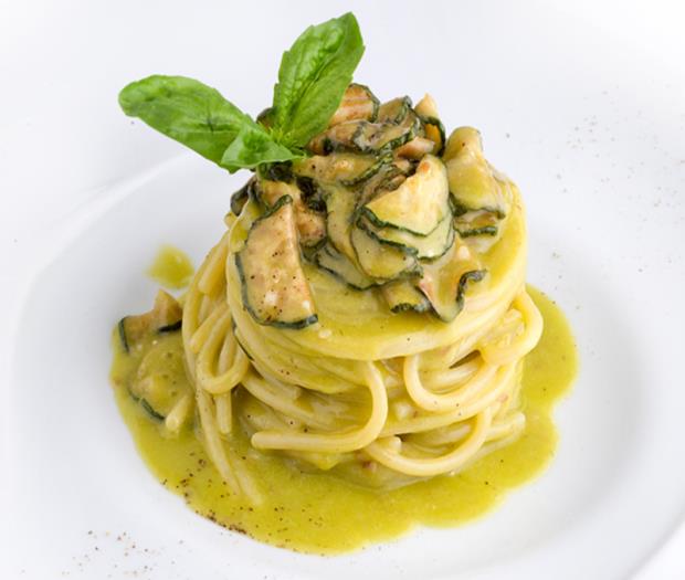 Spaghetti pasta with zucchini